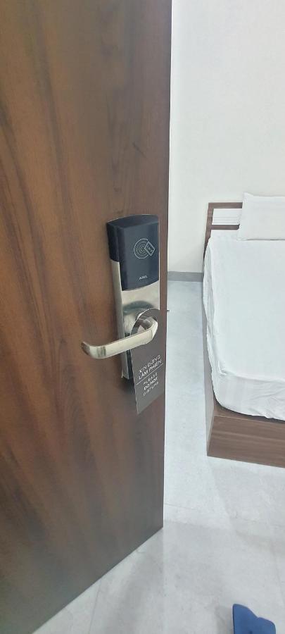 Karola Hotel Дананг Екстериор снимка